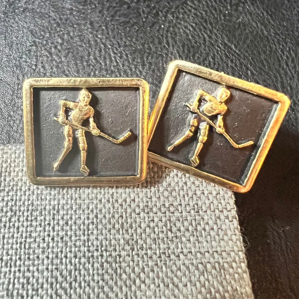 Vintage Gold Tone Ice Hockey Player Square Cufflinks Pat 2974381 One Size Sporty